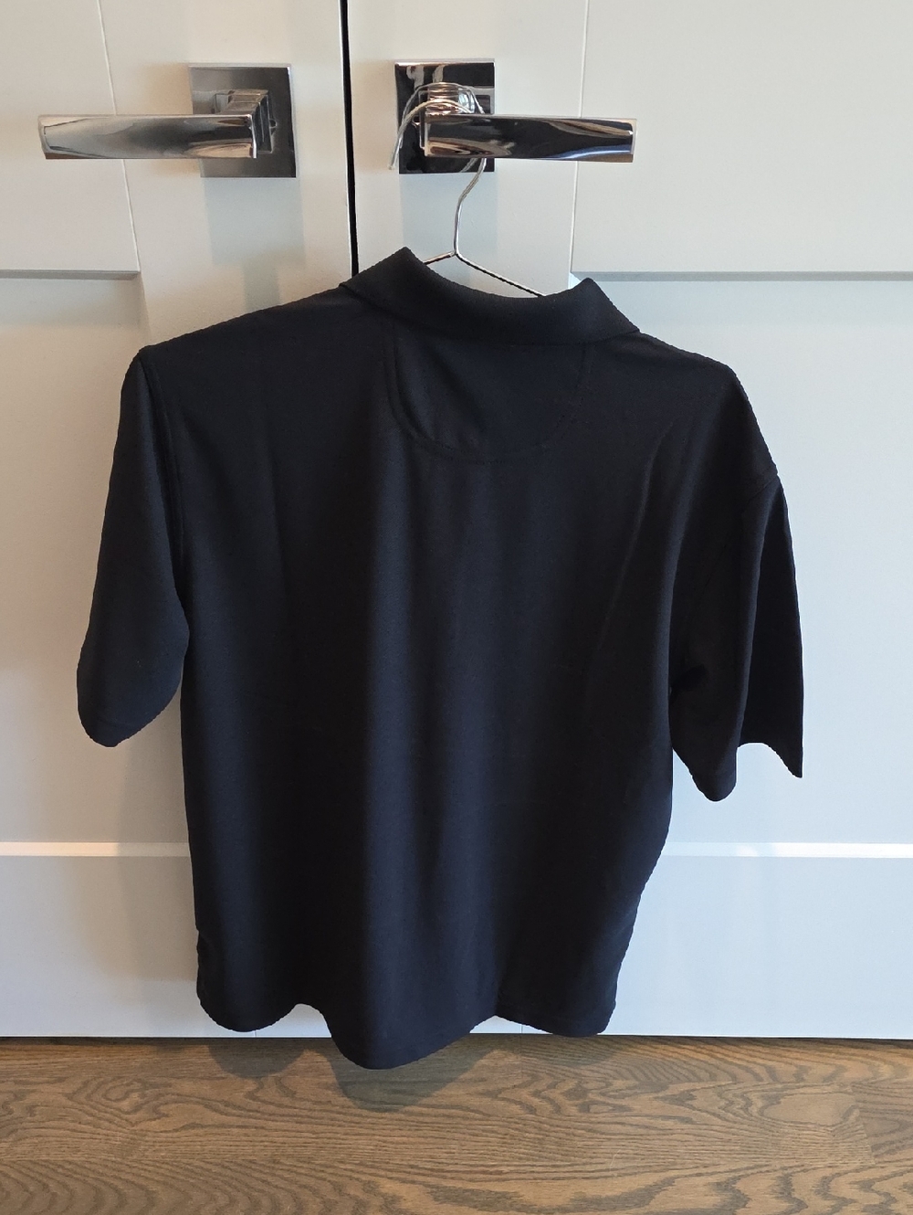 Greg Norman Perfomance Fabric Black Polo with Multicolor Shark Logo - Picture 4 of 4